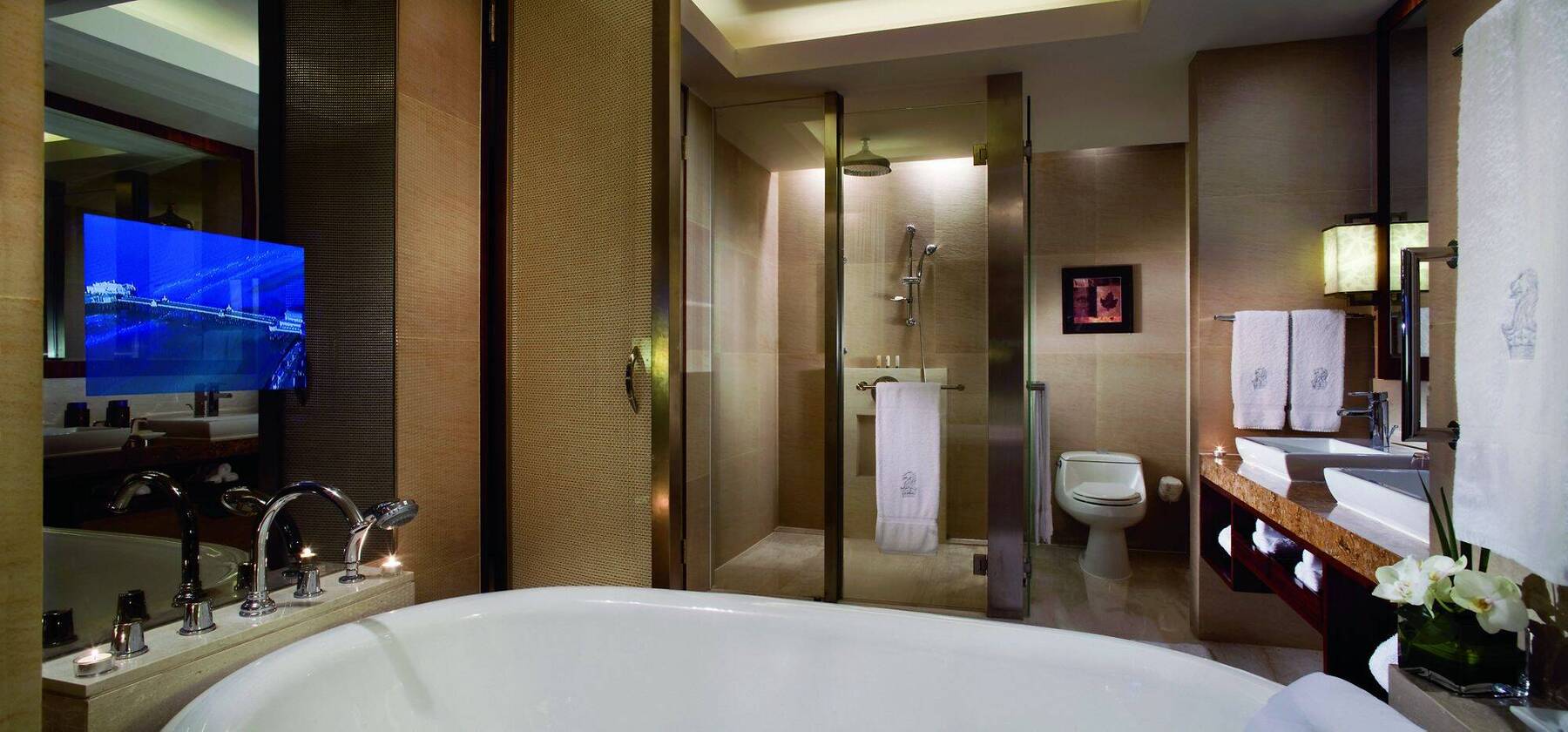 The Ritz-Carlton Suite