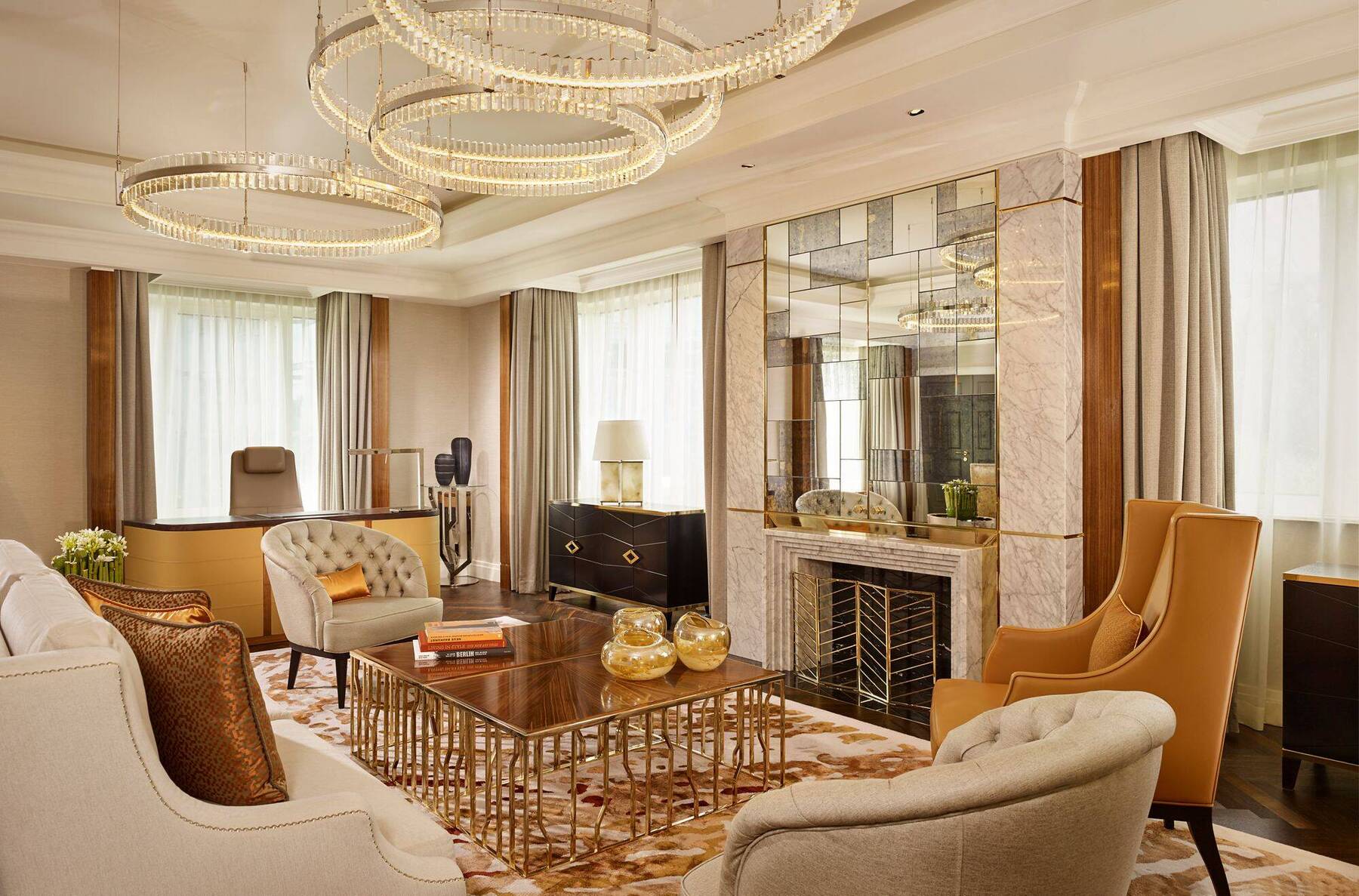 The Ritz-Carlton Suite