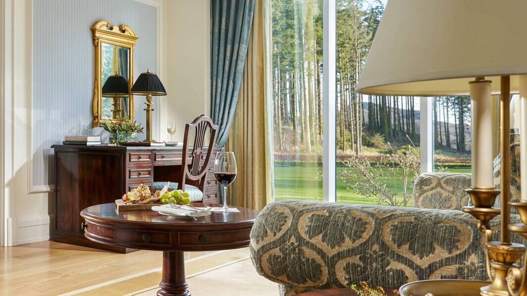 One Bedroom Mountain View Balcony King Suite