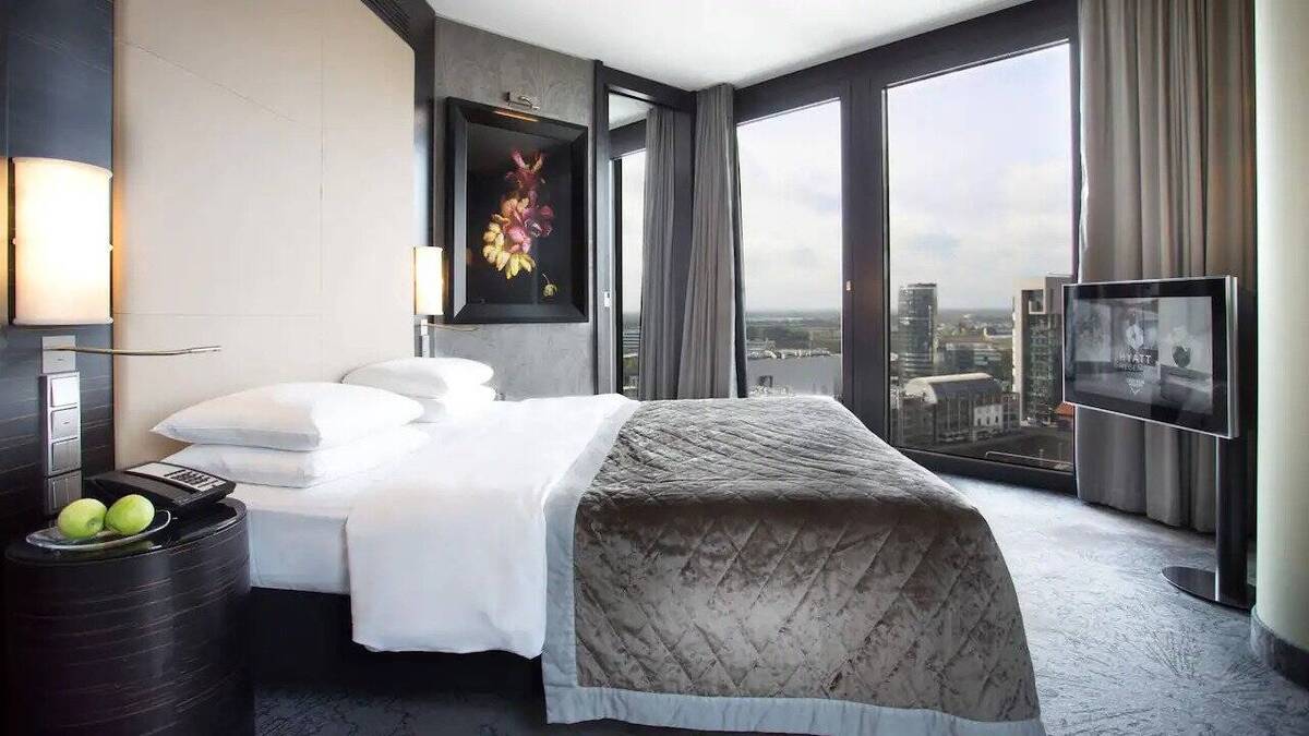 Regency Suite King