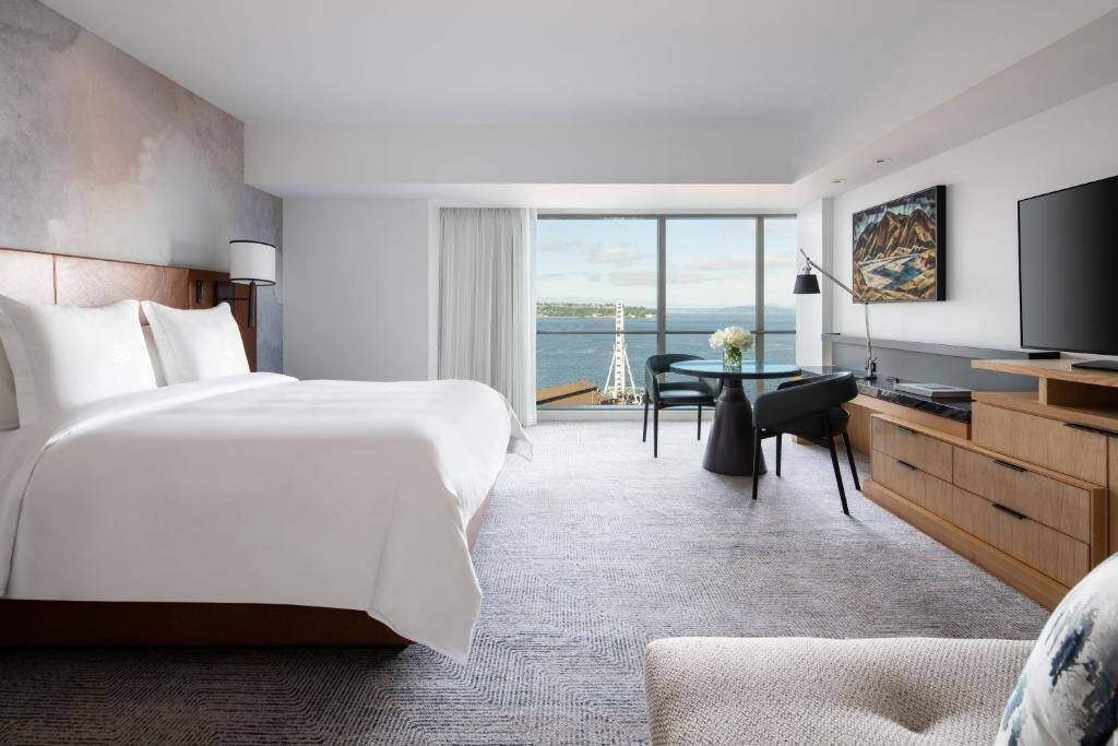 Deluxe Bay View Room King