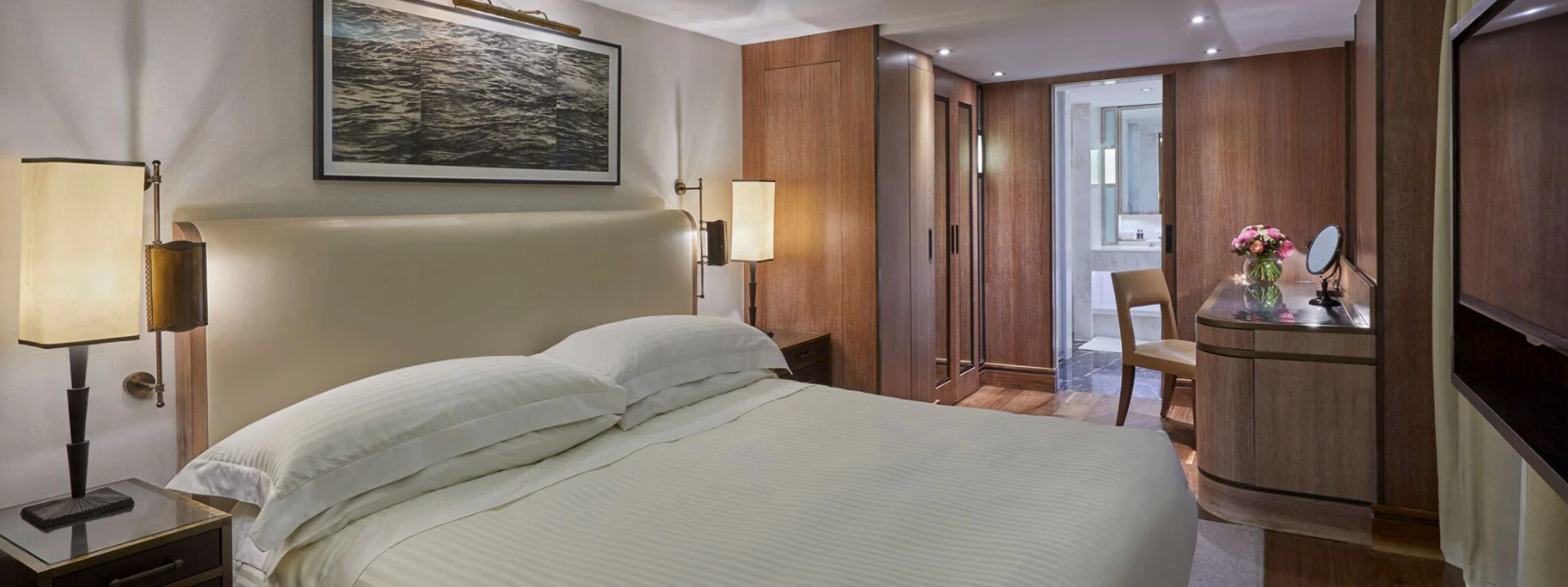 Contemporary Superior King Room