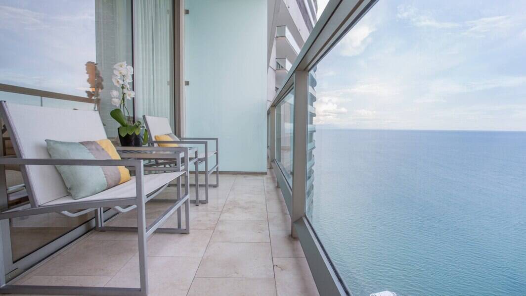 Deluxe Sea View King Room