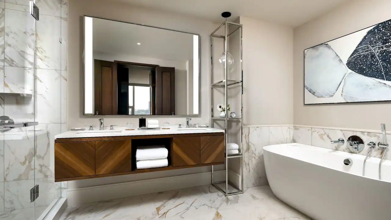 Corner High Floor Suite