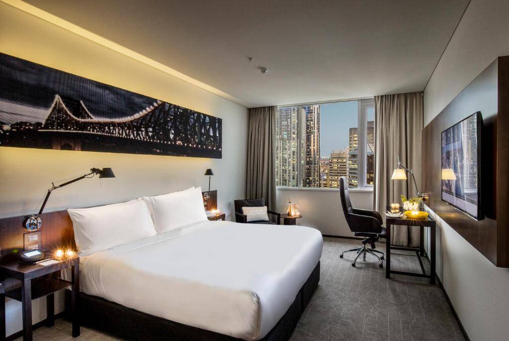 King Bed with View