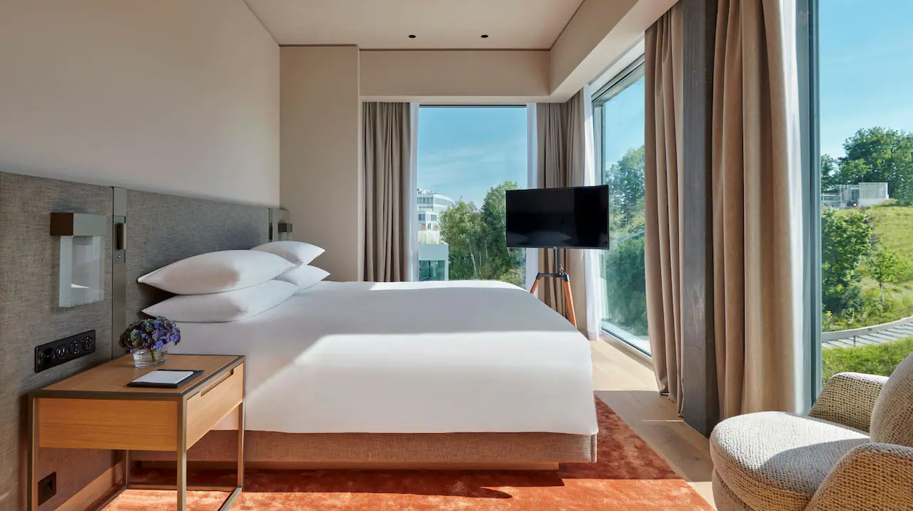 Regency King Suite