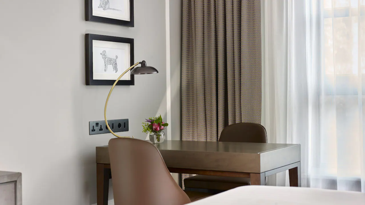 Twin Club Access Room