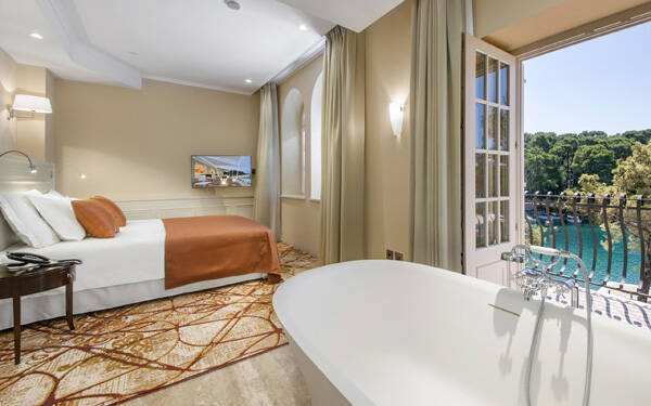 Alhambra Suite