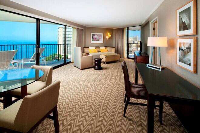 Tower Diamondhead Oceanfront Suite