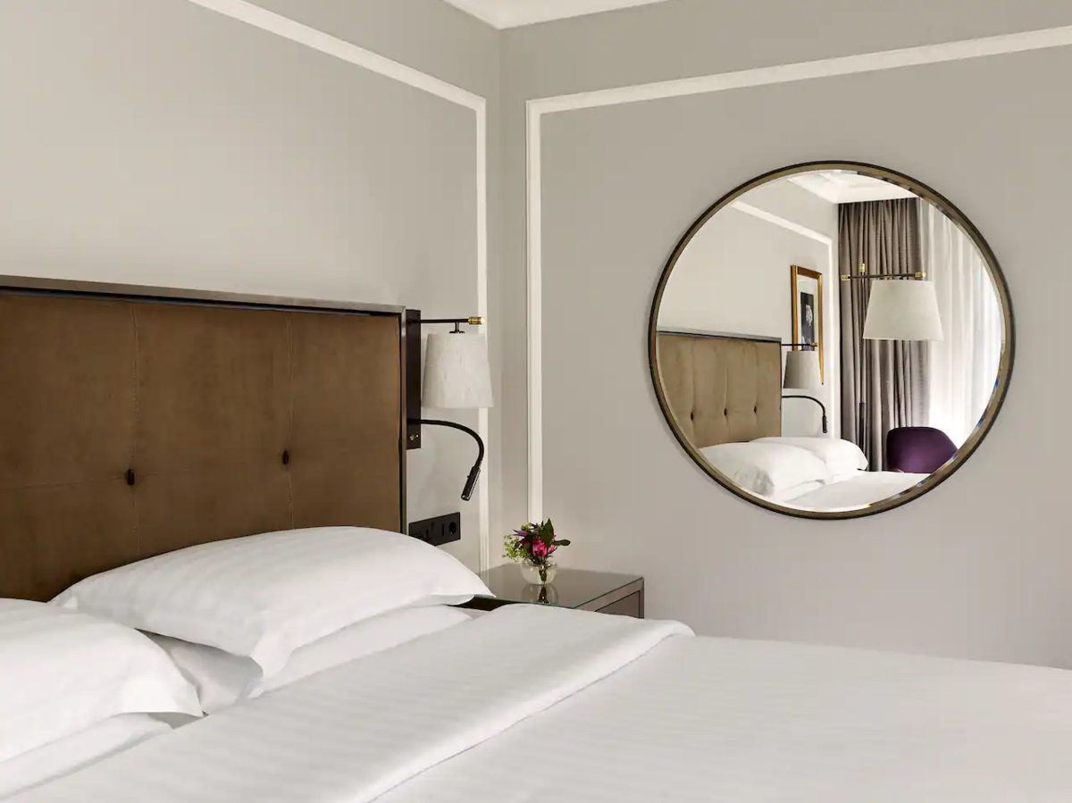 Queen Room