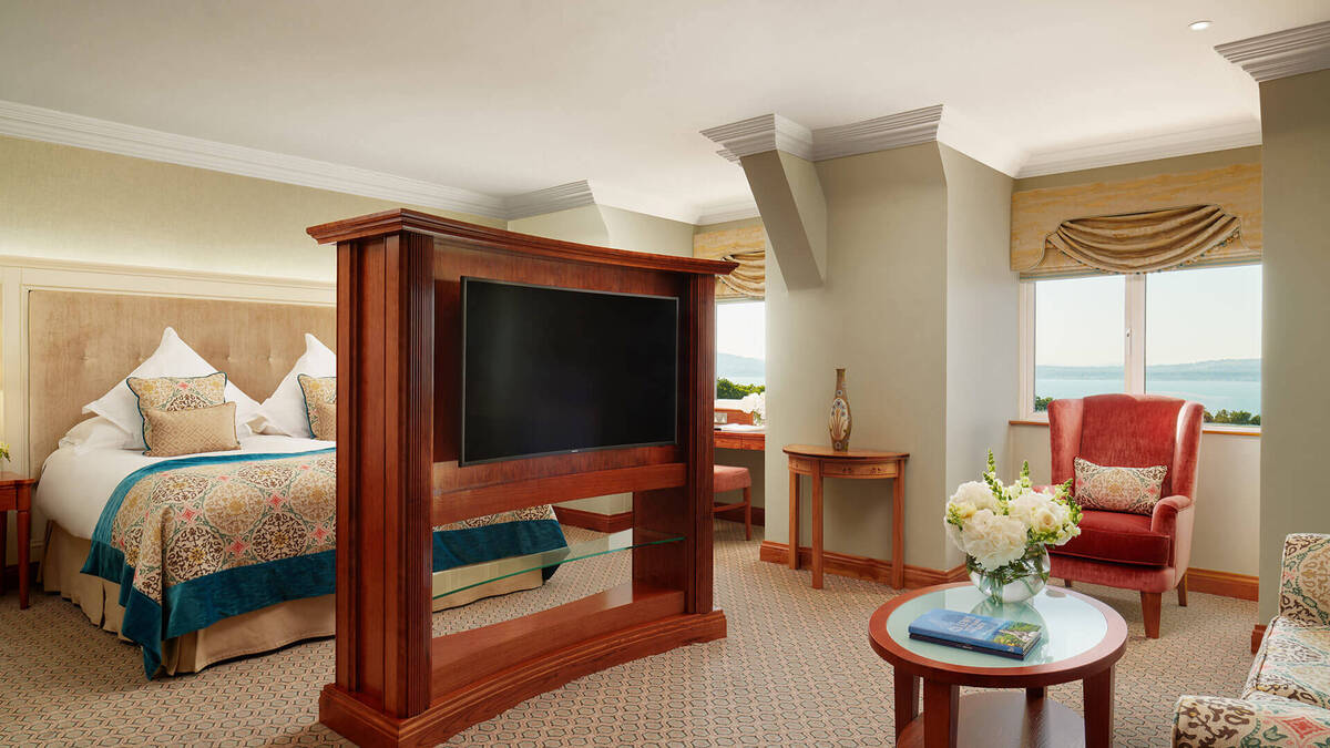 Estate Room