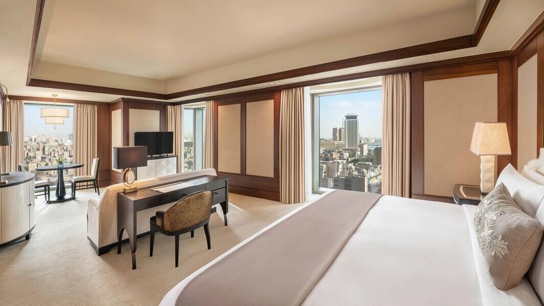  Grand Deluxe Room Larger King Partial Nile View