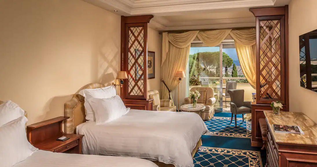 Twin Deluxe Room with Private Park View