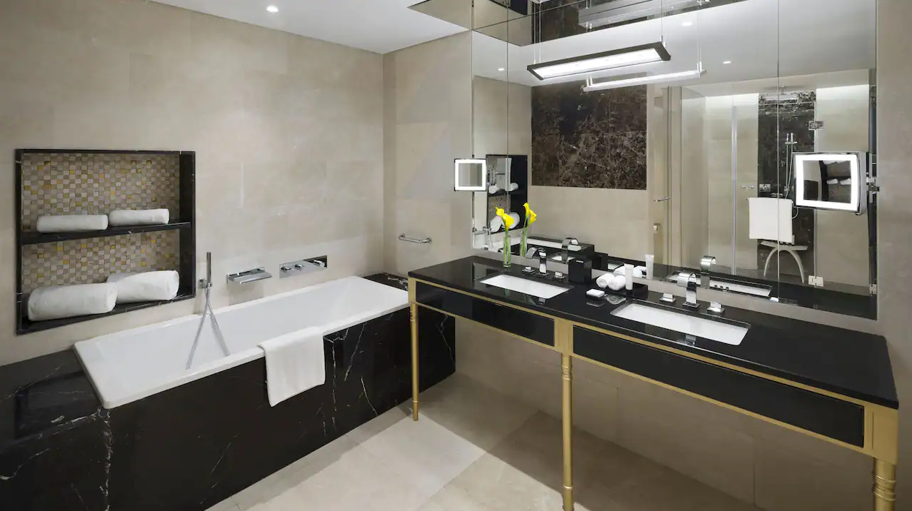 Diplomat Suite