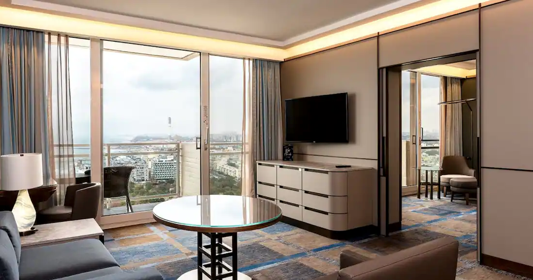 King Plaza Vista Premium Suite with Sea View