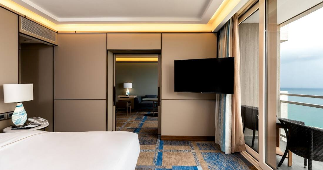 King Plaza Vista Premium Suite with Sea View