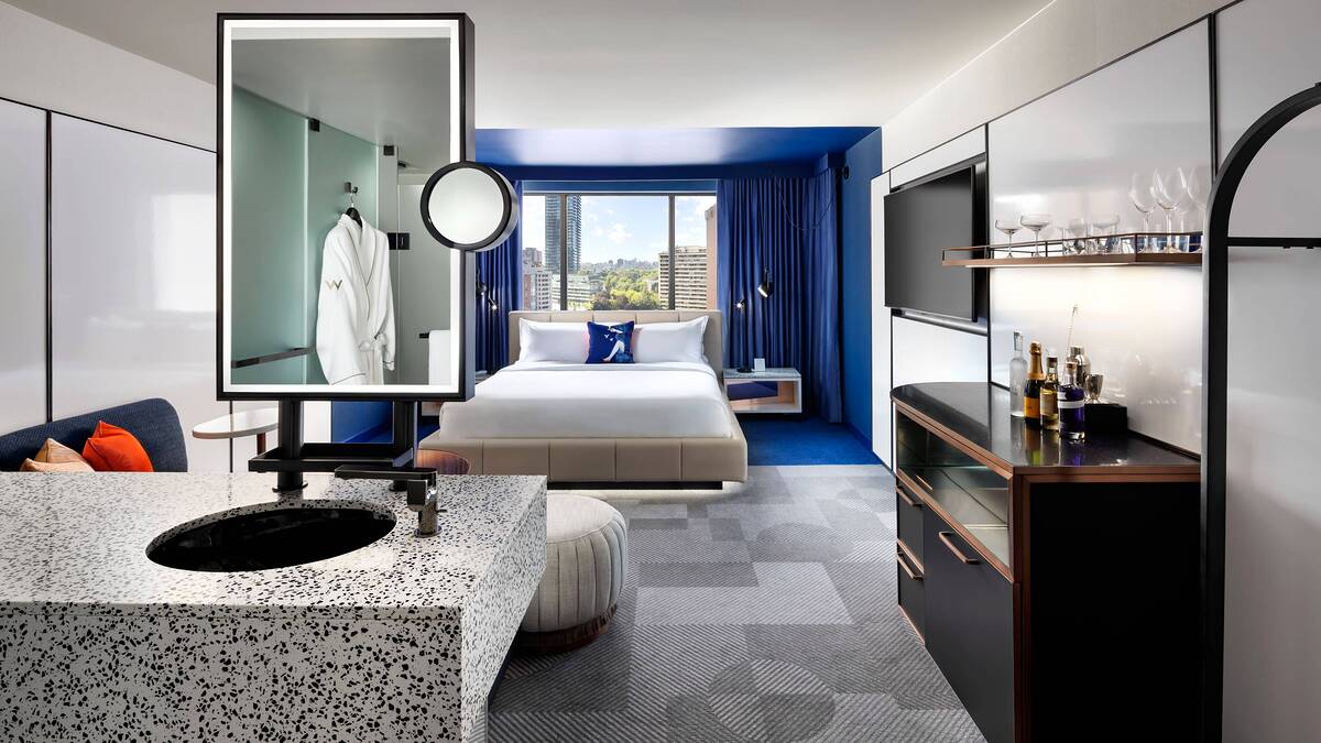 Superior King Room, City View