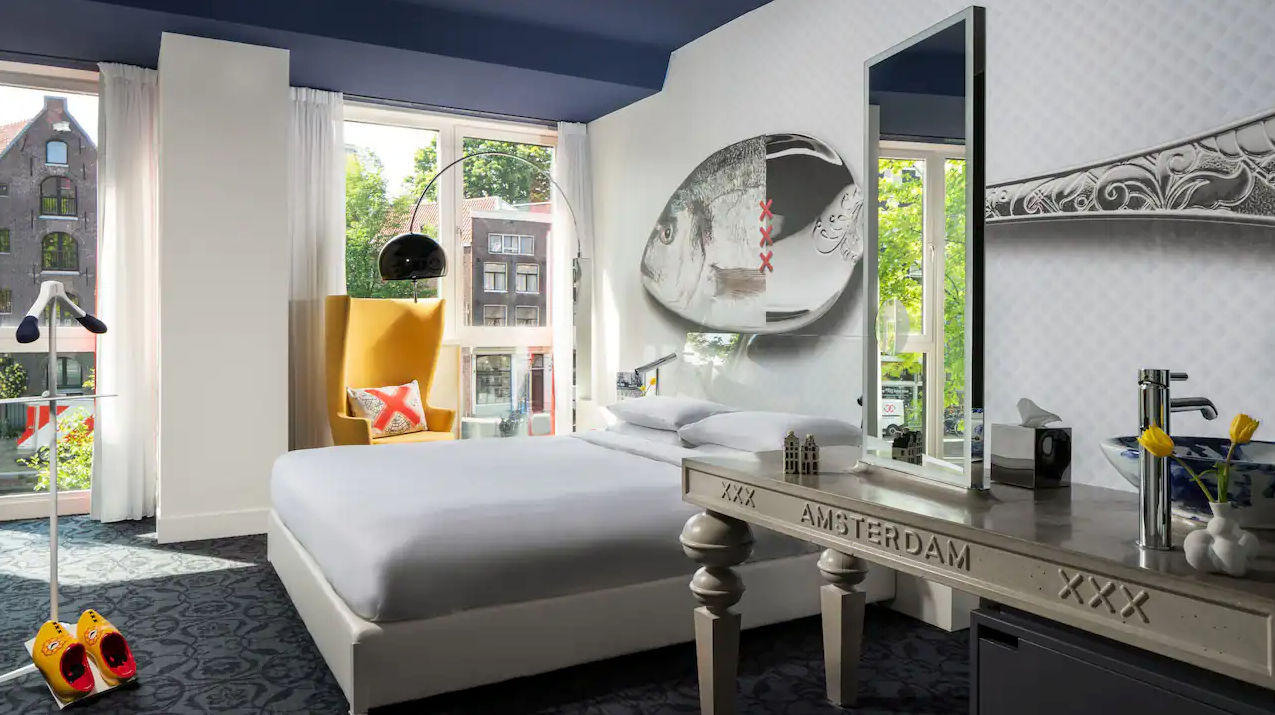 King Bed Canal View