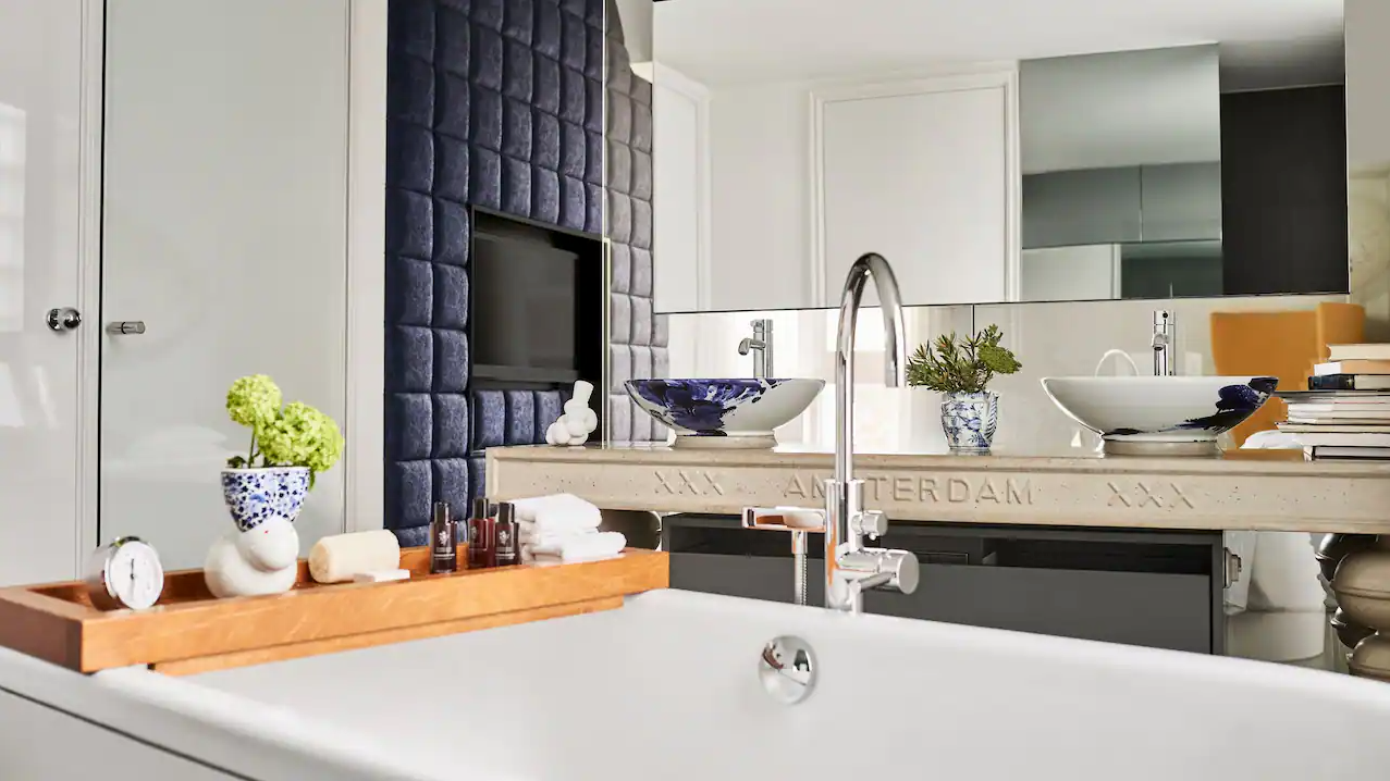 Andaz Large Suite