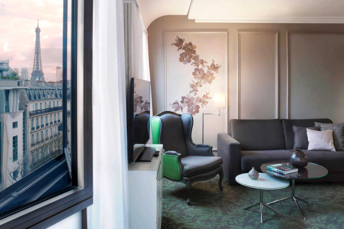 Eiffel Tower King Junior Suite