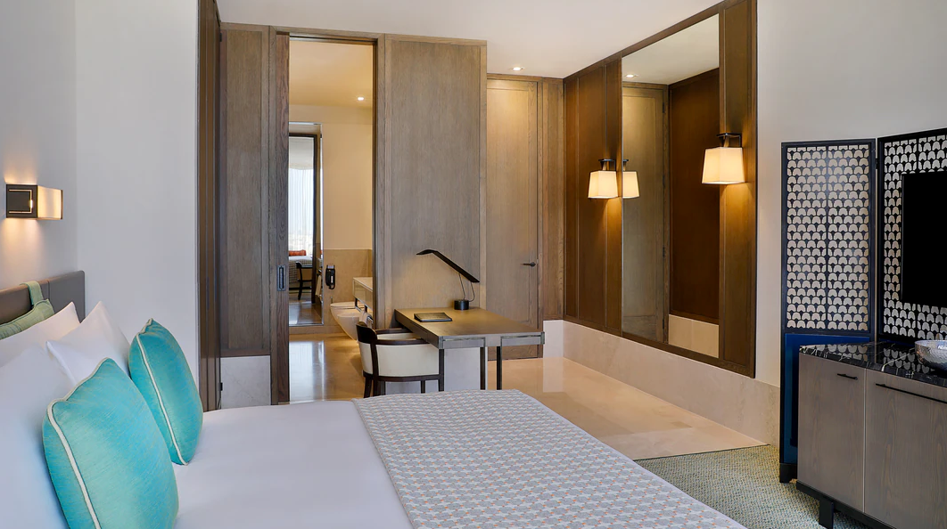 Deluxe King Room