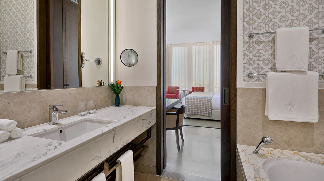 Deluxe Two Twin High Floor Room