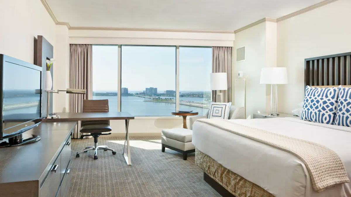 King Bay View Room