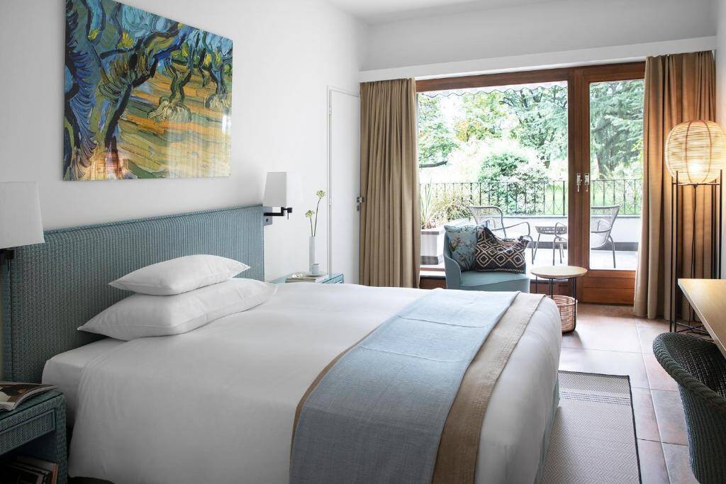 Small Double Queen Room