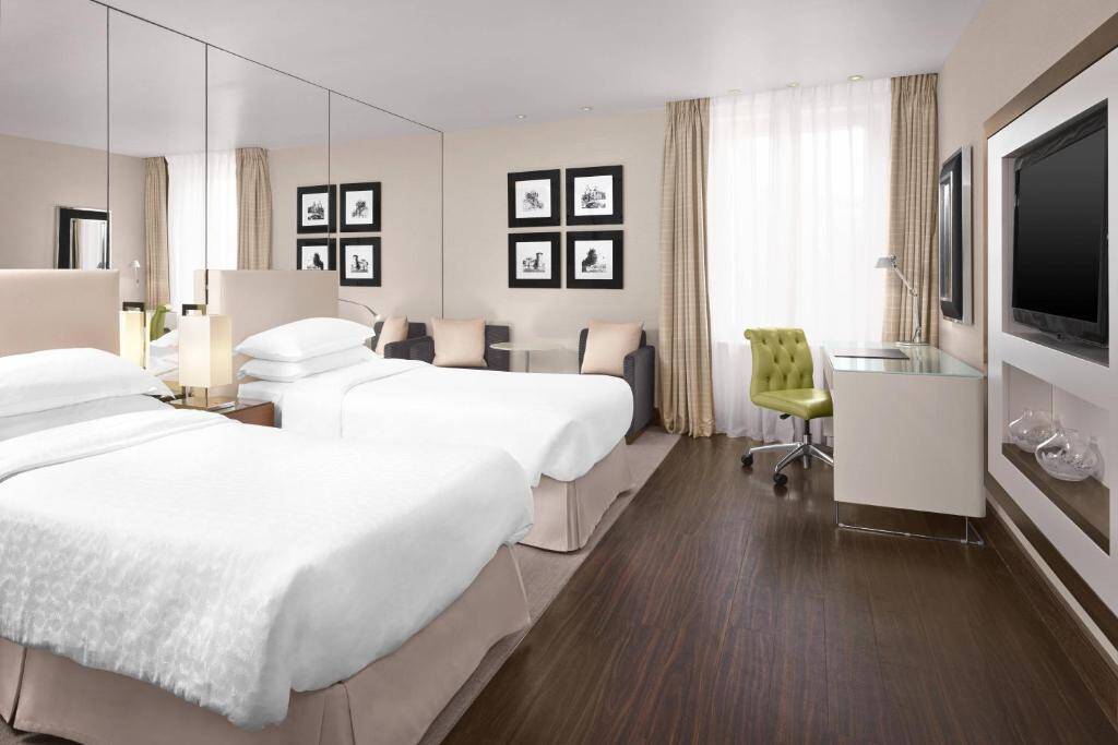 Deluxe Room Twin
