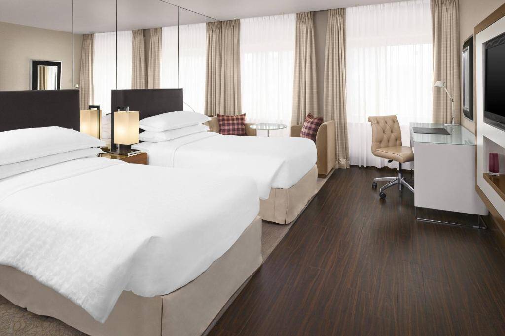 Club Lounge Twin Room