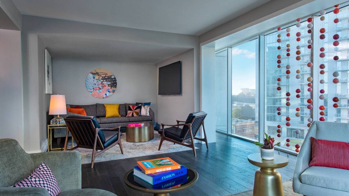 GRANDEST SUITE