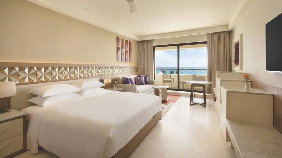 Club Ocean Front Master Suite