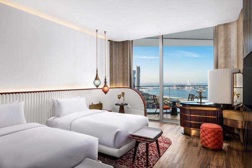 PREMIER DELUXE TWO TWIN SEA VIEW HIGH FLOOR BALCONY 