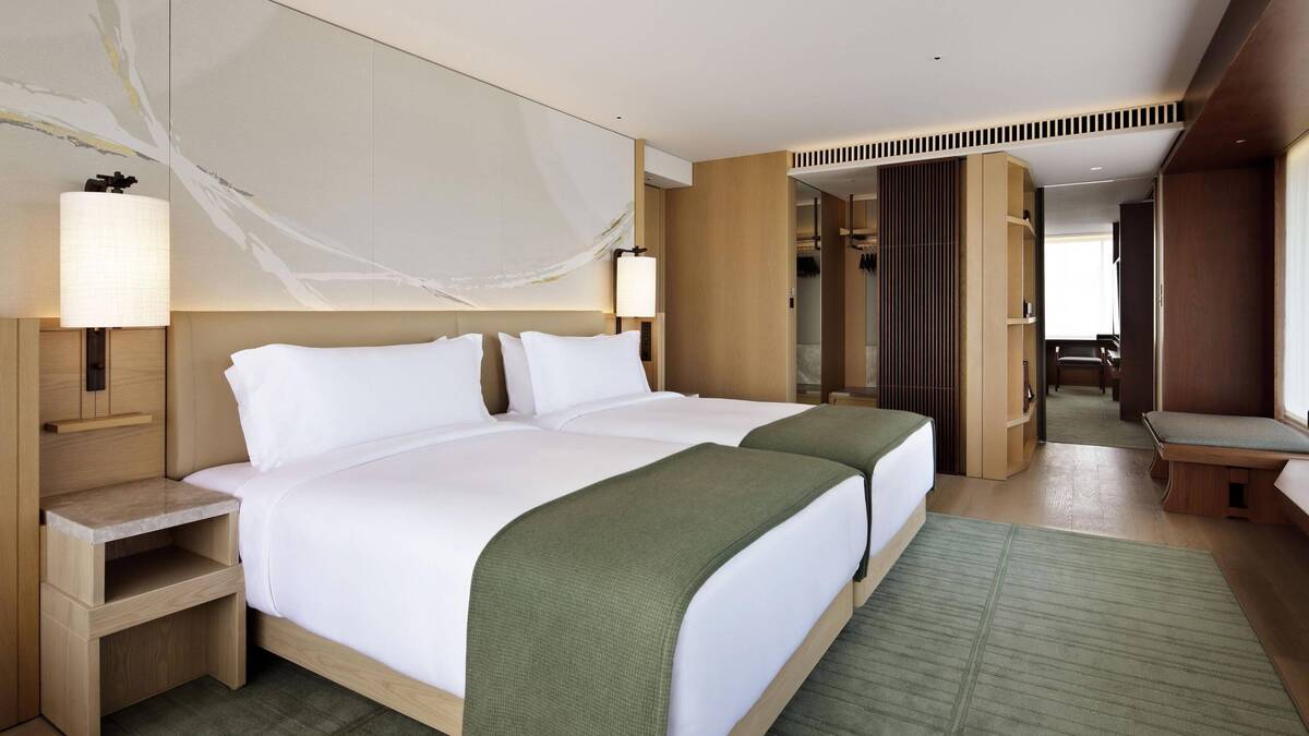Executive Suite Double City View