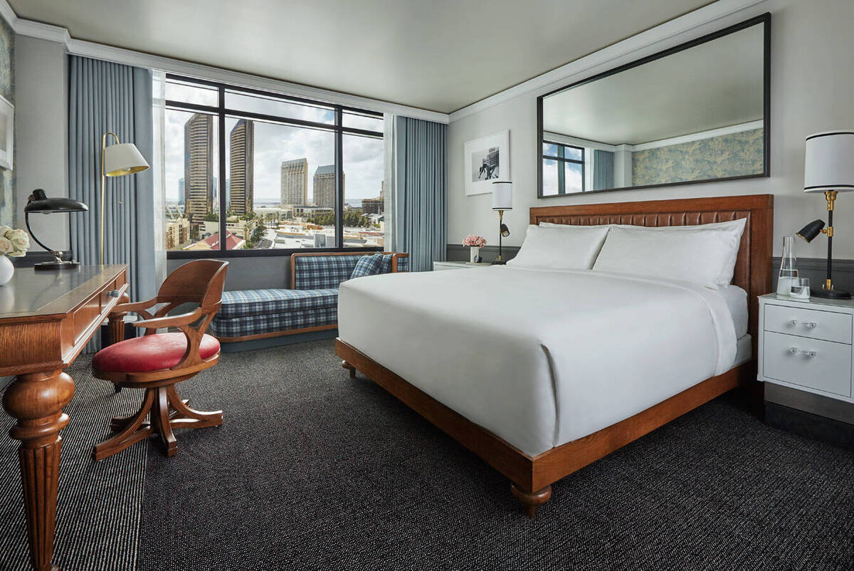 BAY VIEW KING ROOM