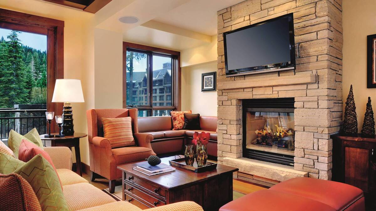 Four  Bedroom Residence Mountain view Tub Balcony Fireplace