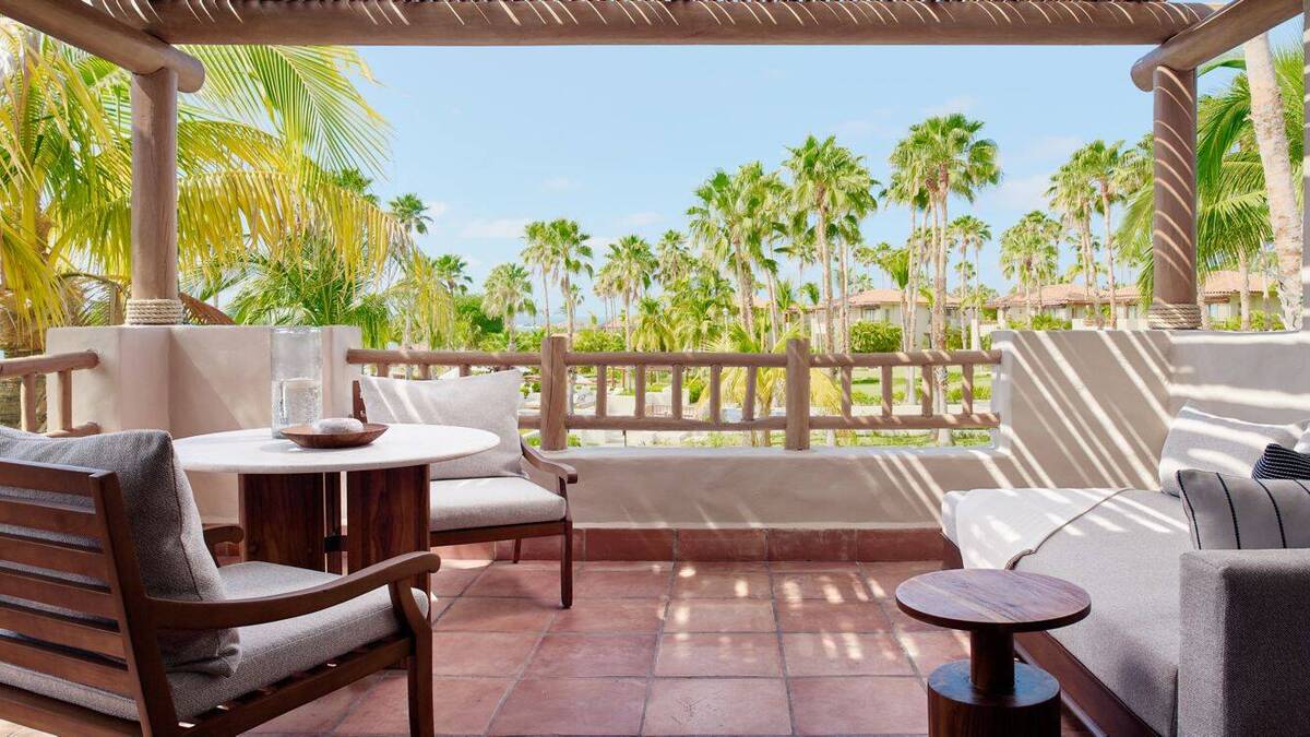 Grand Deluxe Guest room One King Ocean view Terrace