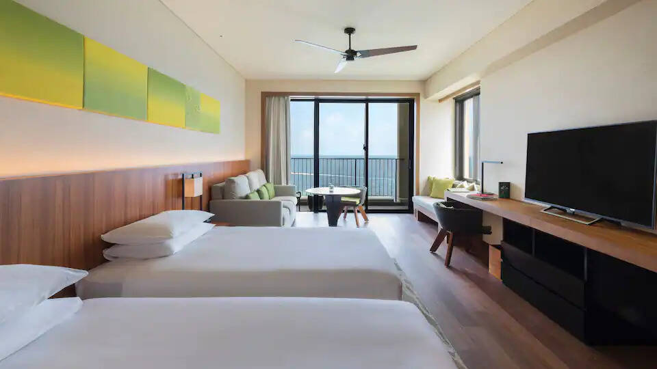 Two Twin Beds Ocean View Club Access Premium