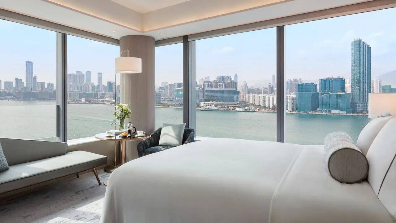 One King Bed Harbour View Deluxe with Victoria Harbour Lounge Access