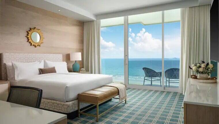 The Views Oceanfront Suite