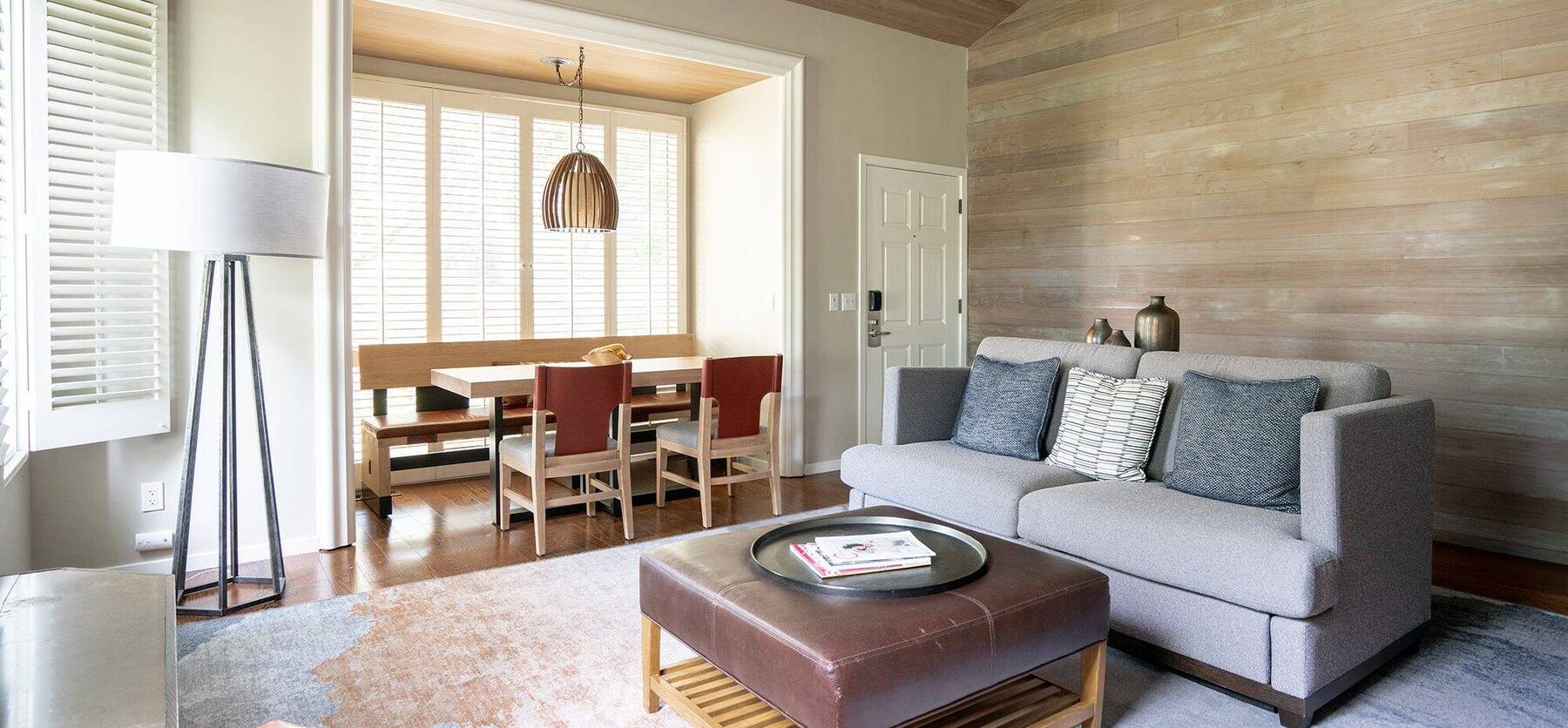 HILLTOP RANCH WITH KING BED AND OUTDOOR TUB