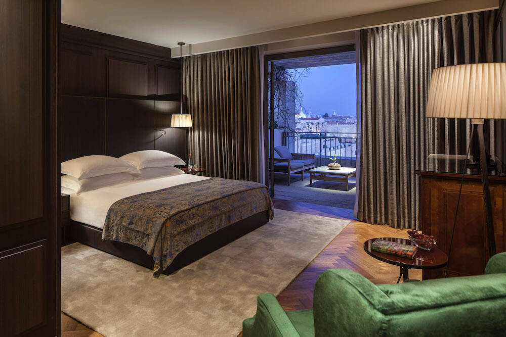 Executive Suite Old City View