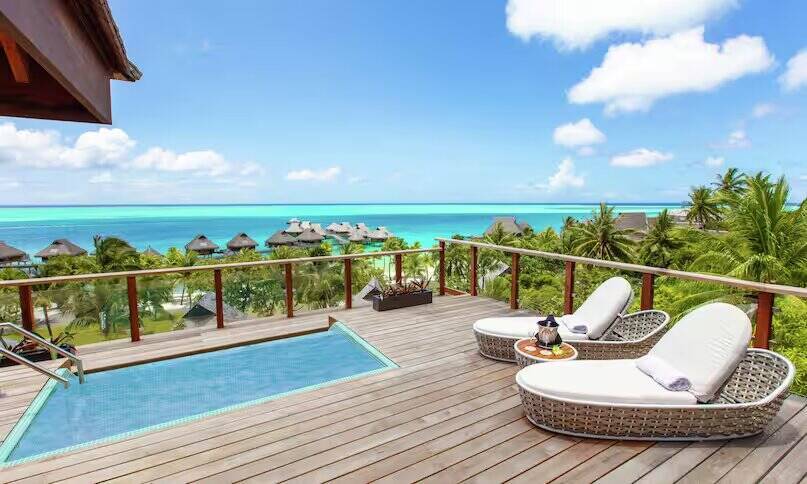 King Endless Lagoon View Villa With Pool