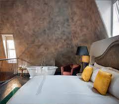 Queen Bed with Terrace Premium