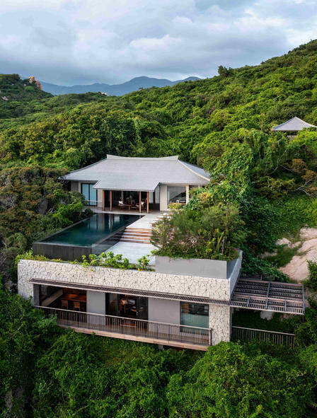 Two-Bedroom Ocean Pool Family Residence