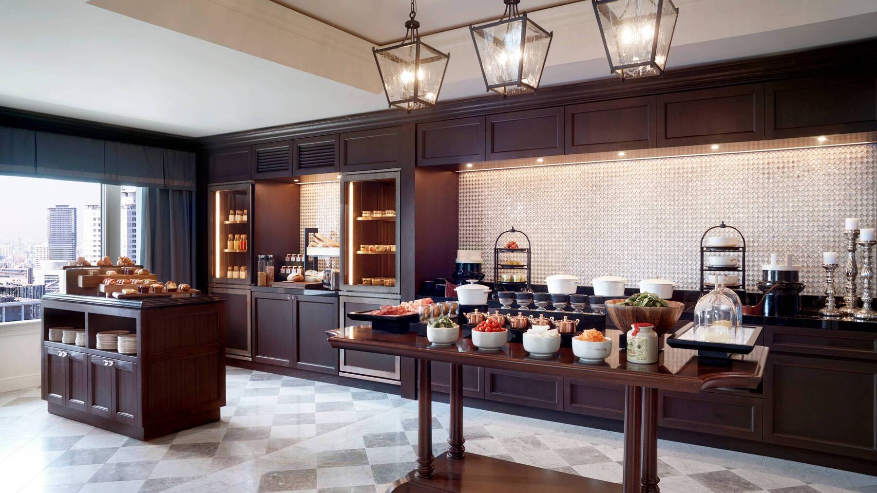 CLUB LEVEL SUPERIOR KING ROOM