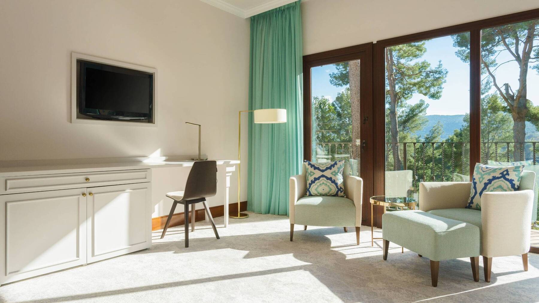 Classic Double Garden View Balcony