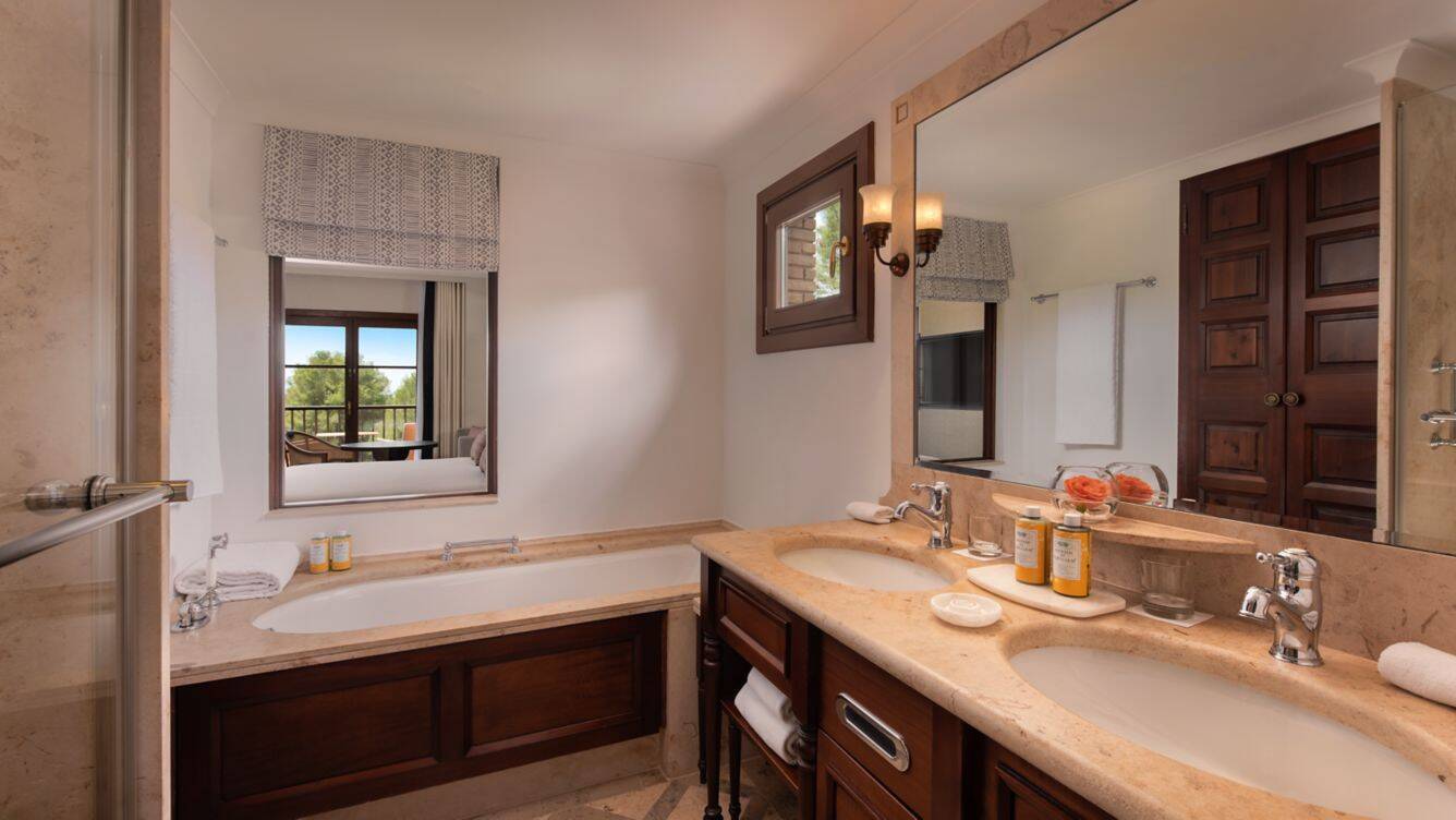 Deluxe Double Bay View