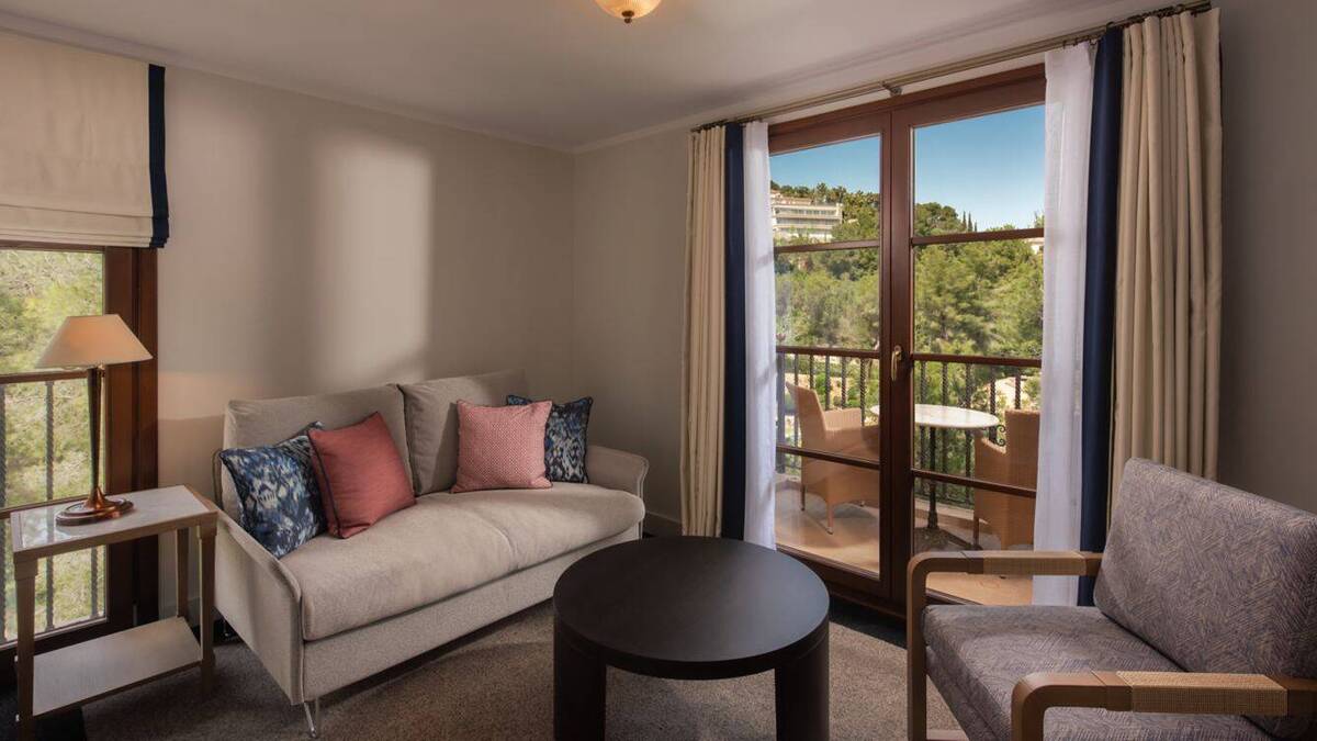 Deluxe Two Bedrooms Garden View Balcony
