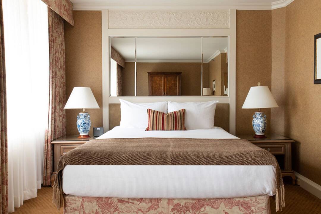 Executive Queen Room